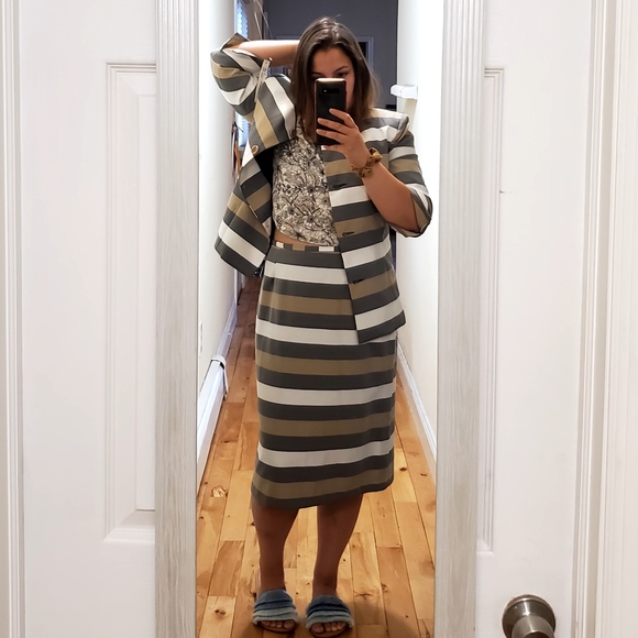 Danillo Size 12 Striped 2-Piece Skirt Suit - Picture 5 of 16